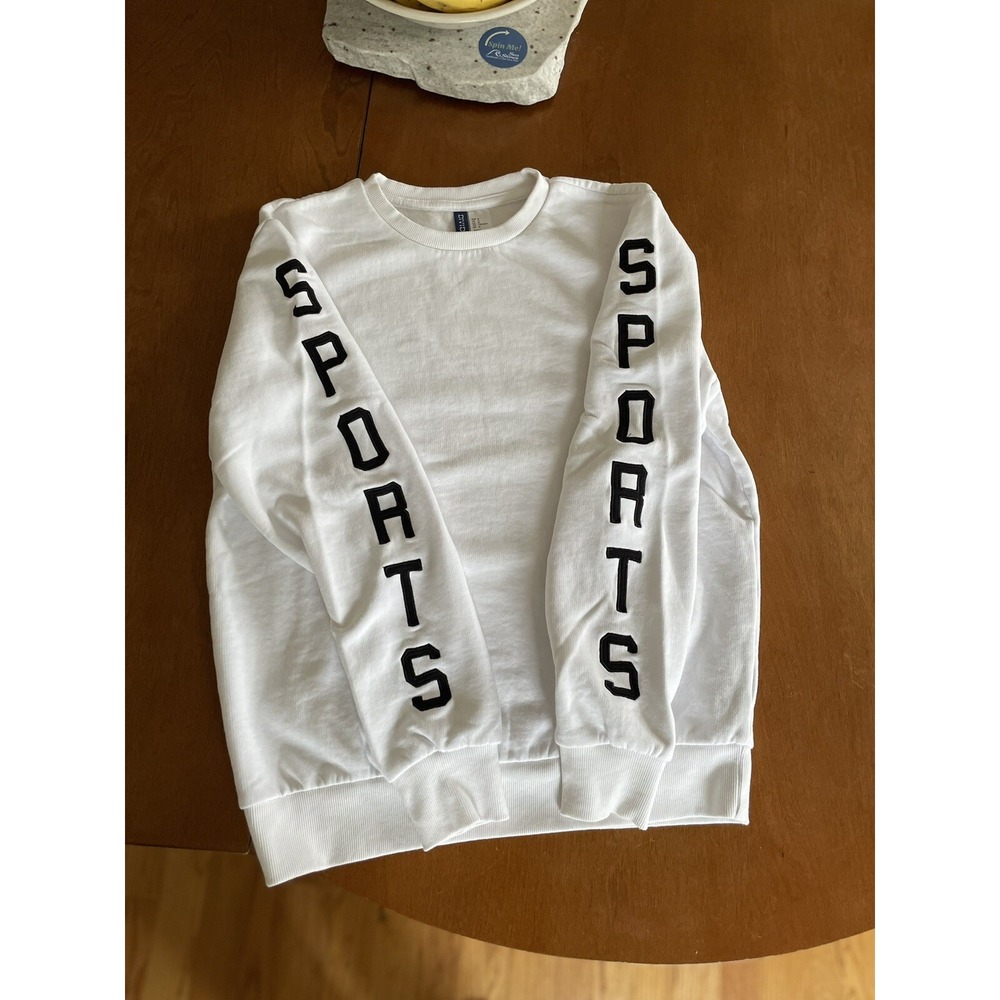 H&M clean white crewneck‎ with "sports" on sleeves S/M